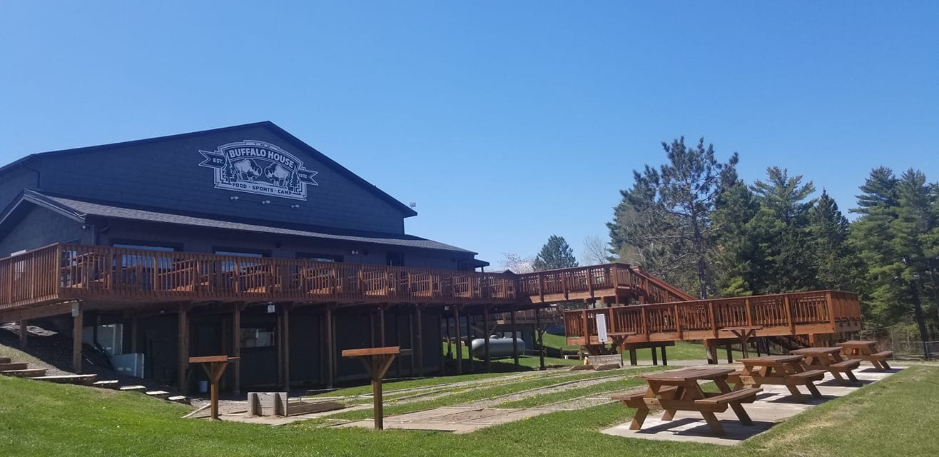 Buffalo House - Campground cafe dishing up comfort bites, burgers & steak, plus a full bar, in roomy, basic digs.