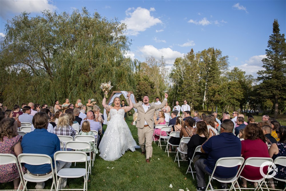 Discovery Center, trolly, wedding, wedding lake superior, wedding crew, mn up north. mn north weddings, iron range weddings.