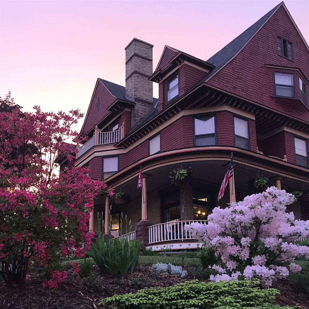 Old Rittenhouse Inn Building