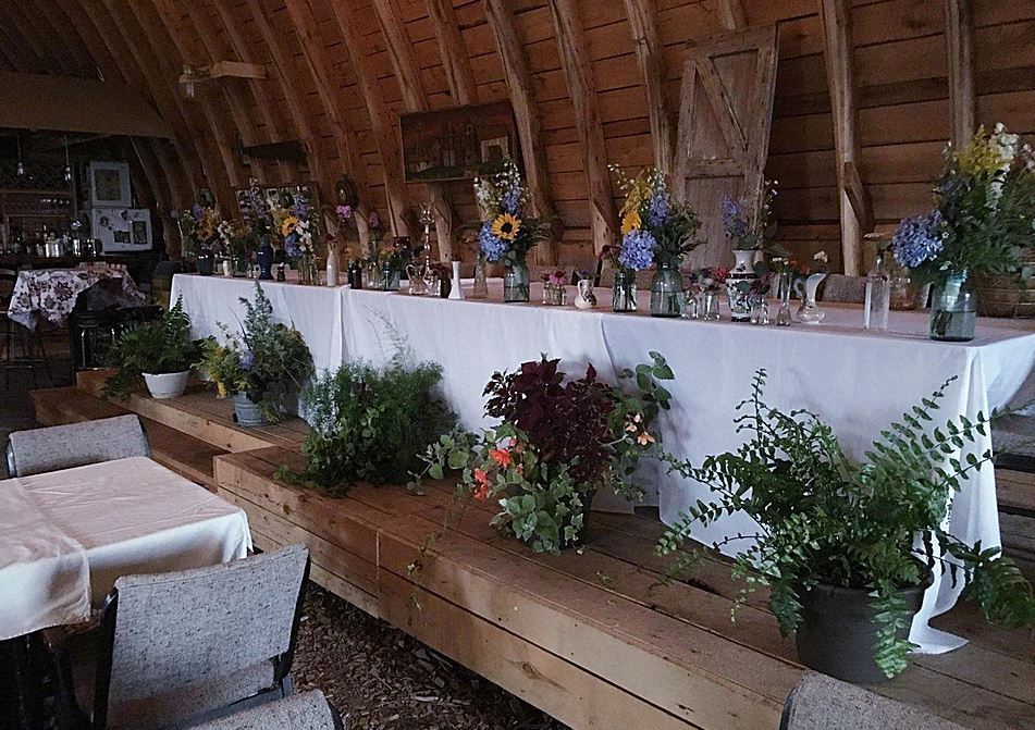 Shaggy Dog Farm - Insight barn with decor