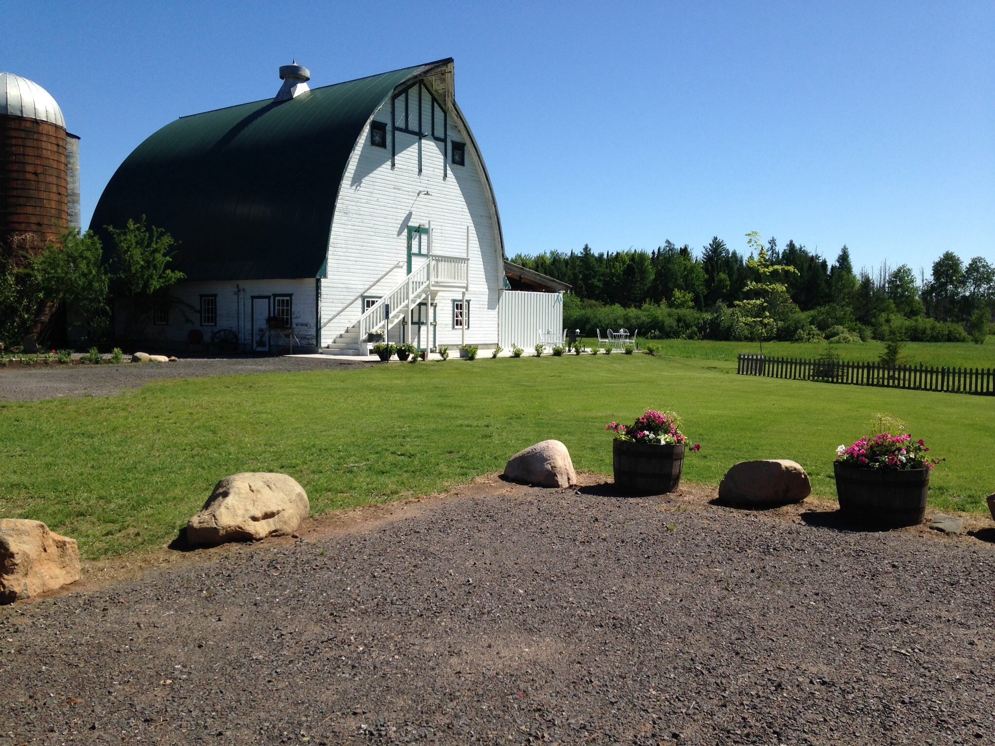 Step into a storybook setting at Brule River Barn! ✨ Tucked away in the heart of Wisconsin, our picturesque barn blends rustic elegance with natural beauty—perfect for weddings and celebrations you'll never forget. Say 